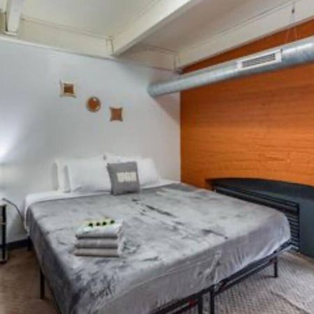 Centric Modern Loft W/ King Beds Appartement Rochester Buitenkant foto