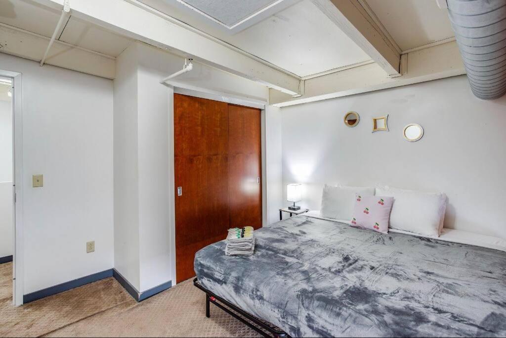 Centric Modern Loft W/ King Beds Appartement Rochester Buitenkant foto