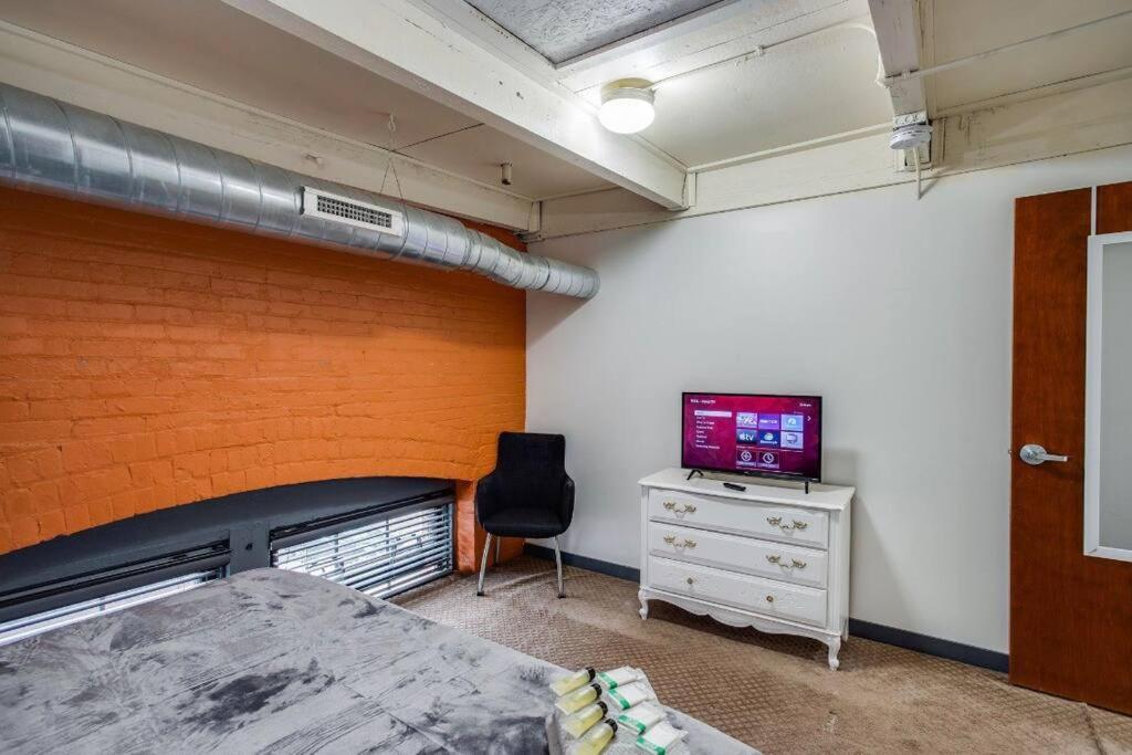 Centric Modern Loft W/ King Beds Appartement Rochester Buitenkant foto