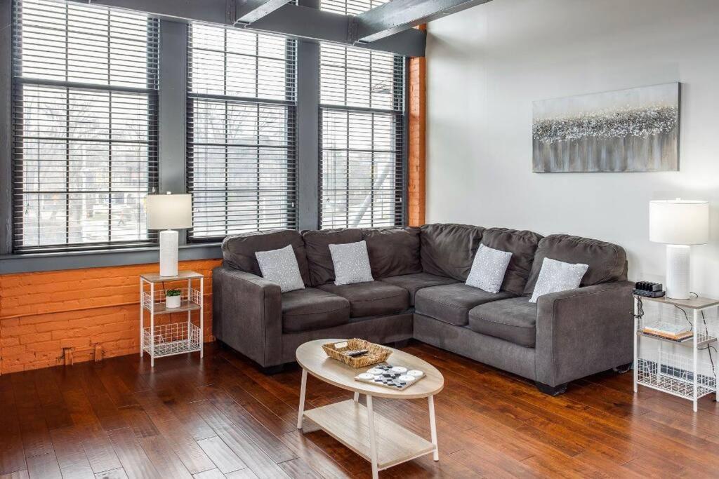 Centric Modern Loft W/ King Beds Appartement Rochester Buitenkant foto