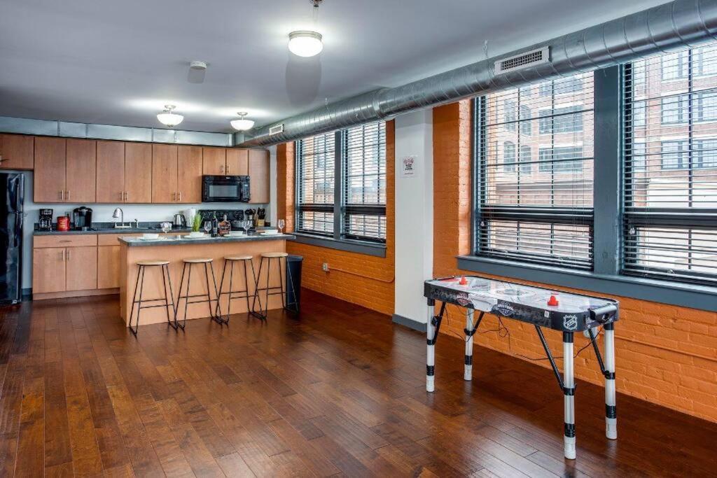 Centric Modern Loft W/ King Beds Appartement Rochester Buitenkant foto