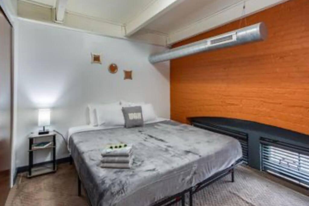Centric Modern Loft W/ King Beds Appartement Rochester Buitenkant foto